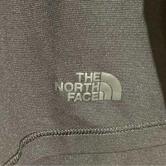 The North Face Black Women’s XL Logo T-Shirt - Picture 2 of 6